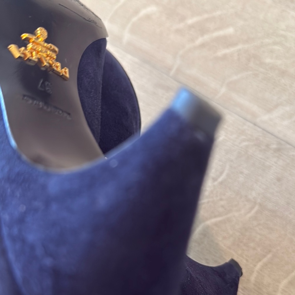 Elegant Navy Women's Ankle Boots - Picture 6 of 8